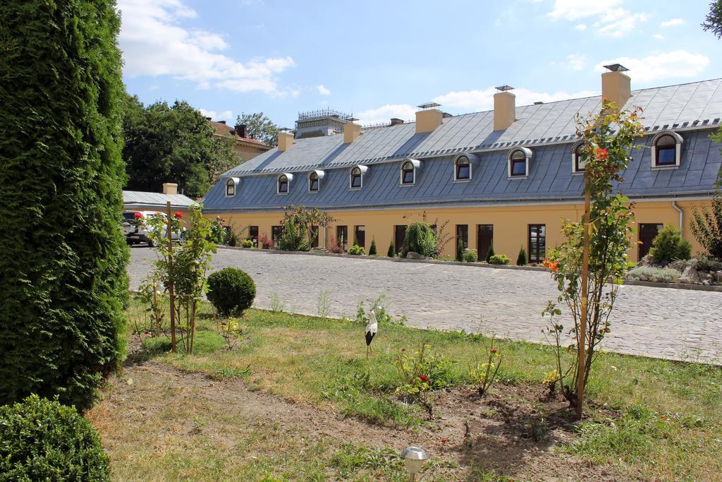 Guest House "Arkhistratyg" Lviv Luaran gambar