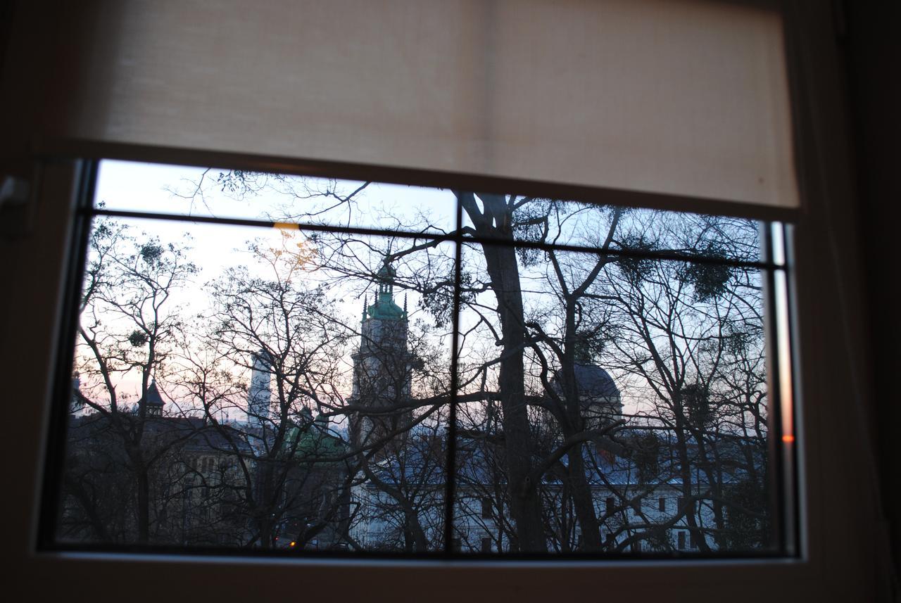 Guest House "Arkhistratyg" Lviv Luaran gambar